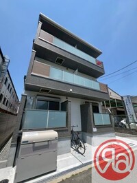 アパート鶏冠木