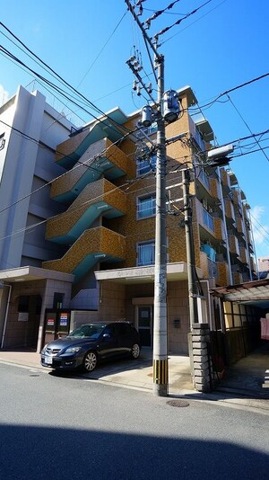 小山利ビル