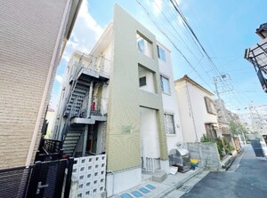 Y-SQUARE