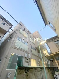 ハウス・オーガタ