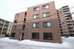 グラテスファースト