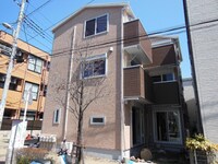 クレストハウス