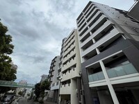 メゾンアイリス