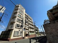 ドルフ西岡本