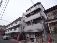 エスコートパレス