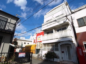 シャルマン湊川