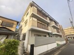 江上イエム