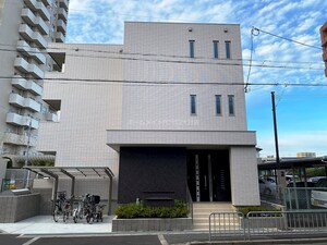 ハイツ　アゼリア