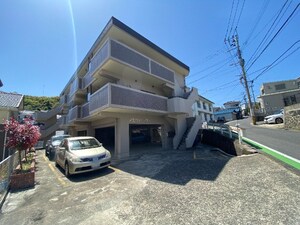 アゼリアハウス