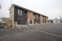 メゾネット八幡　B棟