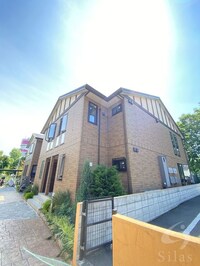 D House south