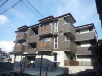 D House north