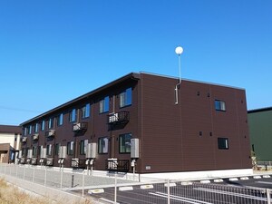 エンブレイス　アイ