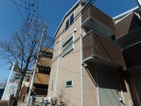 クレストハウス