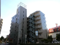 ファーストアヴェニュー