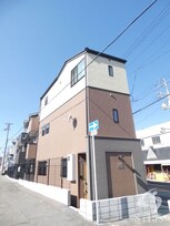 カーサイースト