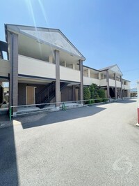 フジパレス草尾