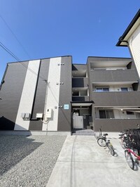 リュミエール石津