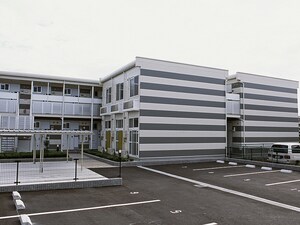 レオパレスシルフィード郡津