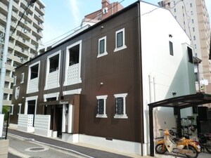 タウンハウス８番館