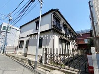 パインズハウス