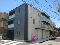 ウィステリア門戸