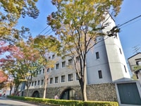 ２２番館