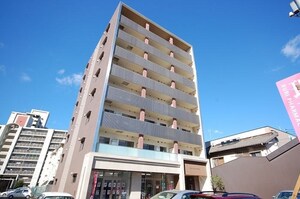 グランディ県庁前