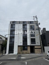 Amirl Premier Heian-dori