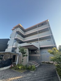 クローヴェーサウスタカハマ