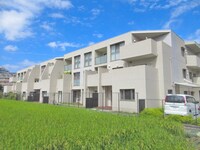 フローラル千里春日