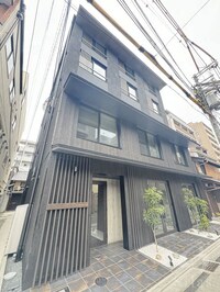 プラウレーヴ富小路