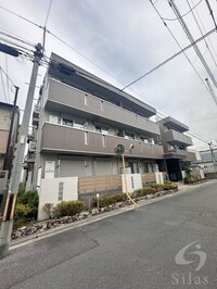 グランシャリオ西院