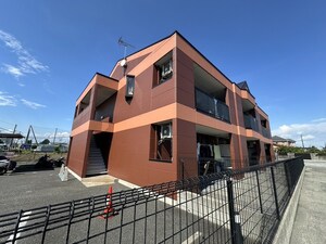 ネオ　シュトラーゼ