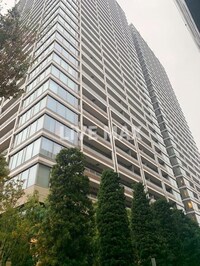 ＧＬＯＢＡＬ　ＦＲＯＮＴ　ＴＯＷＥＲ