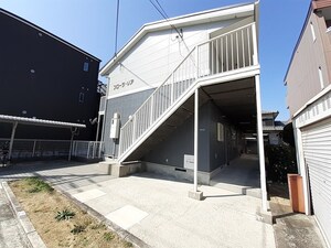 フローラ・リア
