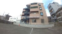 シャルル四条畷駅前