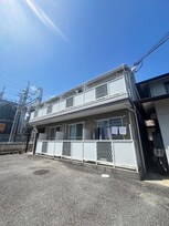 イーストコート