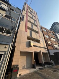 シュープリーム