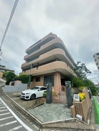 トレヴィ山荘通り