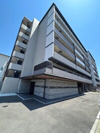 プレデコート西京極