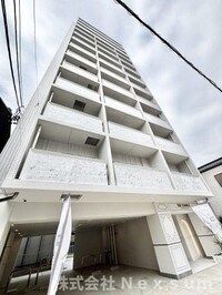 THE LOUNGE LINEAR GATE