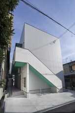 フローラ・ミレ