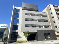 MAIN STAGE The Base Front