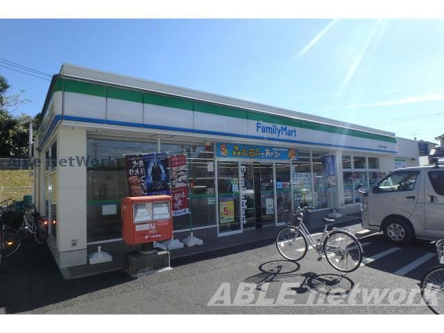 ファミリーマート熊本鶴羽田一丁目店(コンビニ)まで628m グローリーラビーンＡ