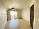 白を基調とした明るいお部屋 SQUARE坪井