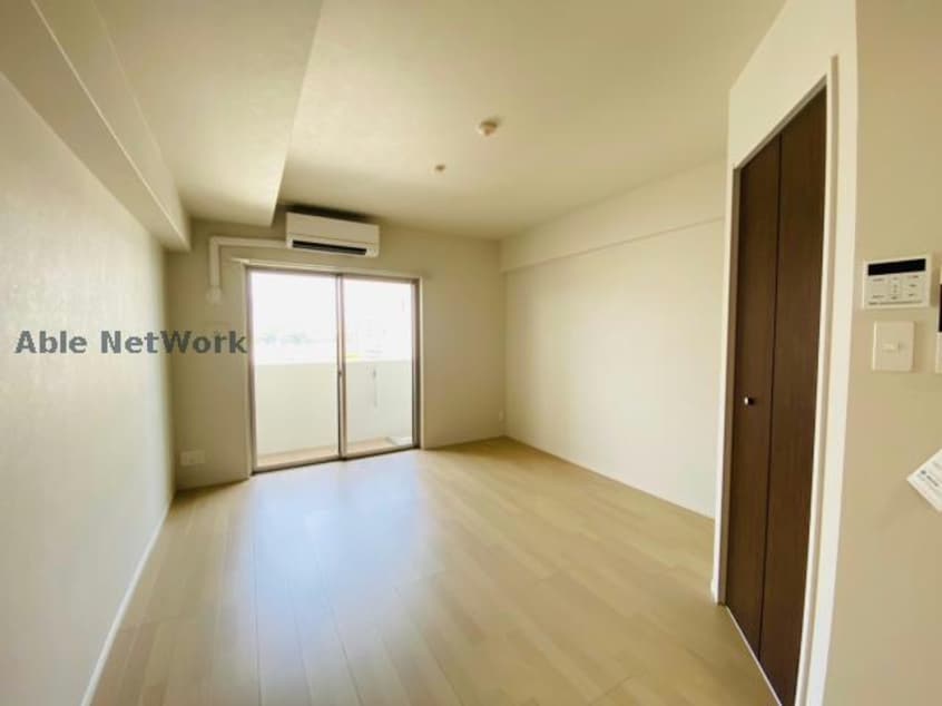 白を基調とした明るいお部屋 SQUARE坪井