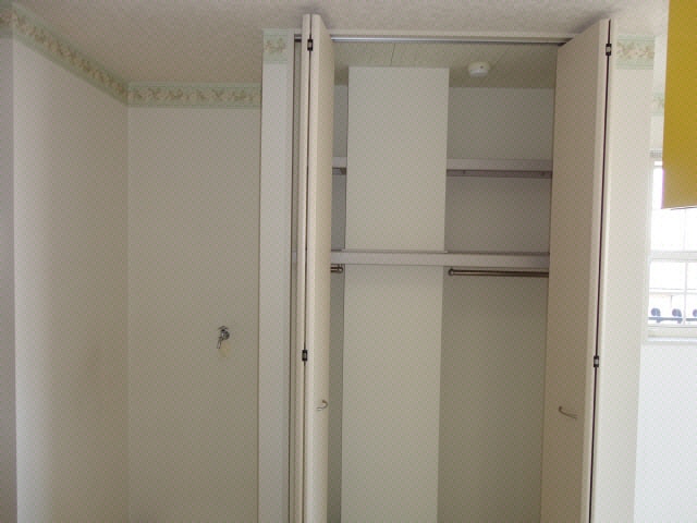 ｸﾛｰｾﾞｯﾄ イーストヒルズ