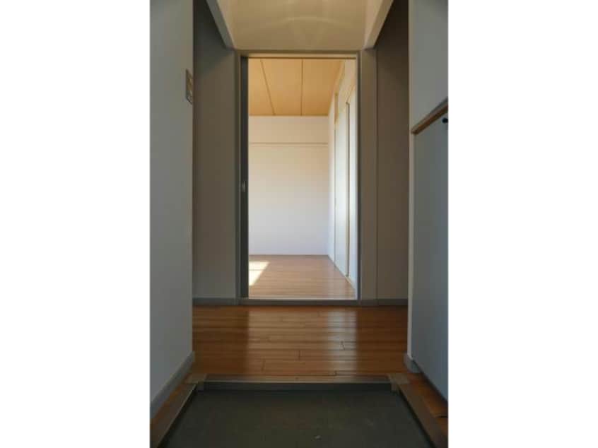  東海道本線<琵琶湖線・JR京都線>/石山駅 バス15分赤川下車:停歩5分 1階 築33年