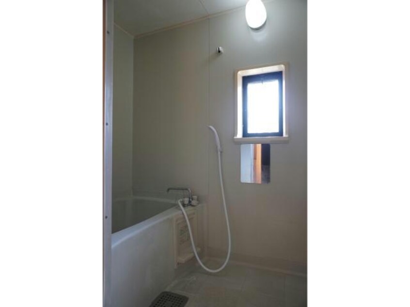  東海道本線<琵琶湖線・JR京都線>/石山駅 バス15分赤川下車:停歩5分 1階 築33年